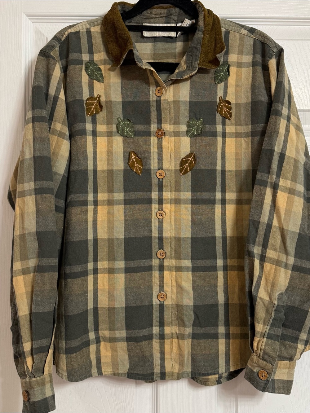 Vintage Fall Corduroy-Collar Plaid Button-Down Shirt with Leaves - Gray/Tan